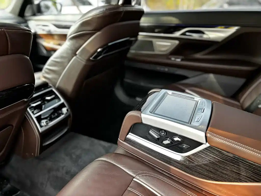 BMW BMW 7 Series 2019 Model Year Facelift 730Li M Sport Package 2020 - thumbnail 7