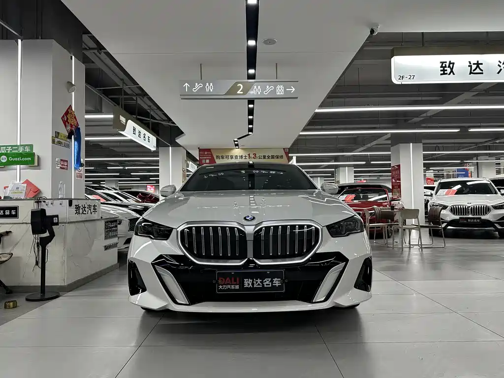 BMW BMW 5 Series 2025 530Li Leading Model M Sport Package 2025 - thumbnail 2