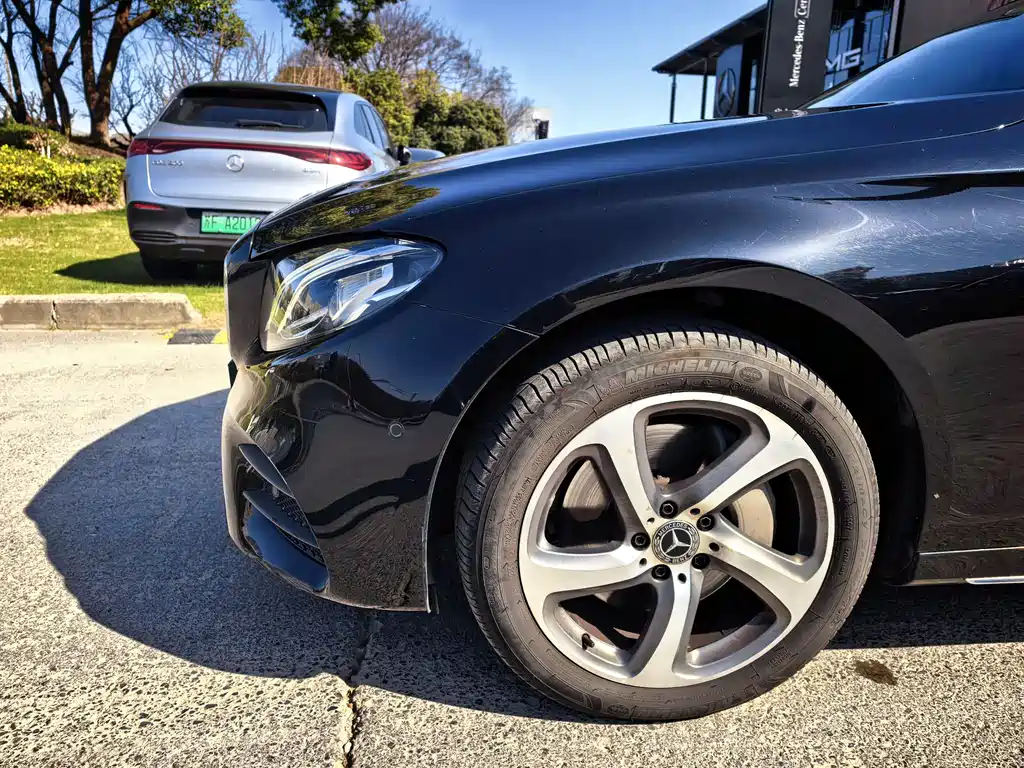 Mercedes-Benz Mercedes-Benz E-Class 2018 Facelift E 300 L Sport Style 2018 - thumbnail 4