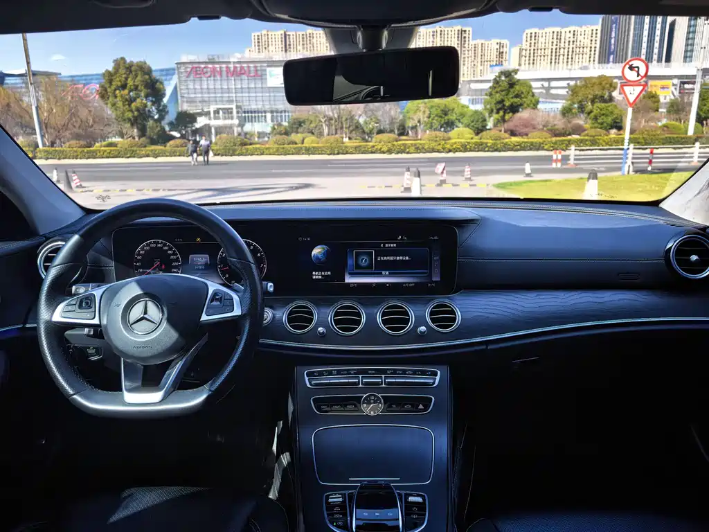 Mercedes-Benz Mercedes-Benz E-Class 2018 Facelift E 300 L Sport Style 2018 - thumbnail 8