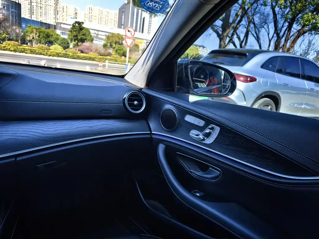 Mercedes-Benz Mercedes-Benz E-Class 2018 Facelift E 300 L Sport Style 2018 - thumbnail 9