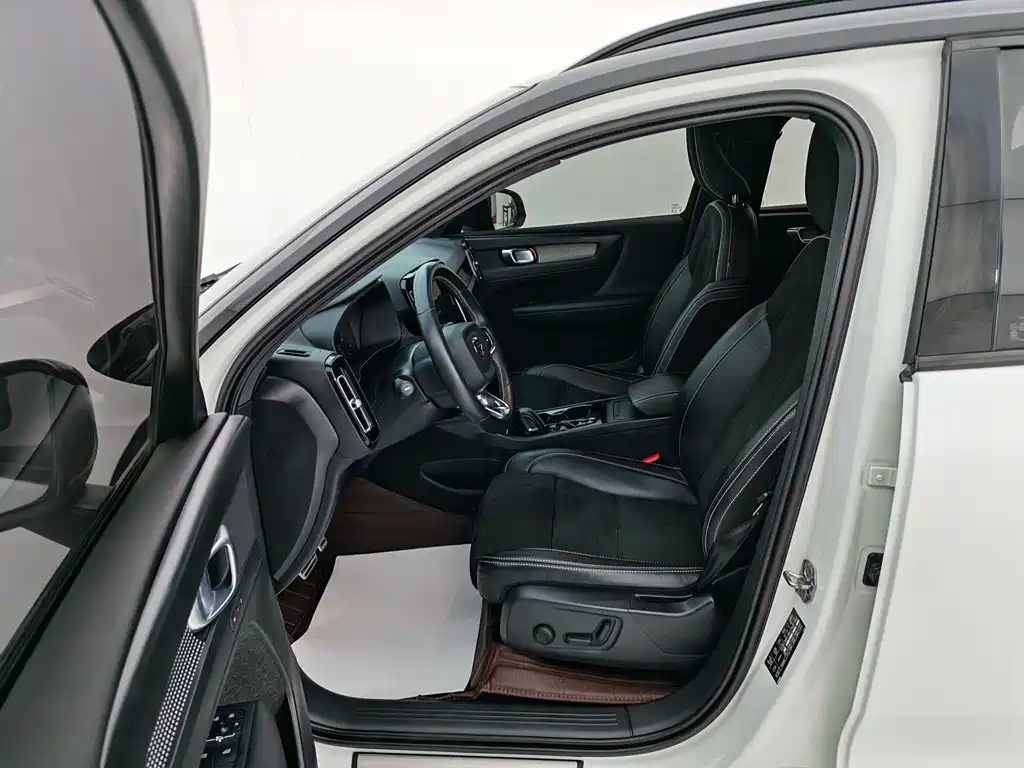 Volvo Volvo XC40 2021 T4 AWD Sport Momentum 2021 - thumbnail 8