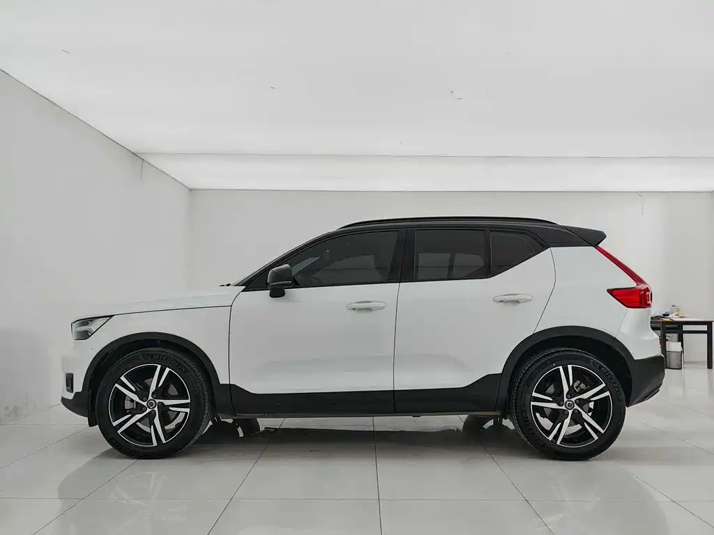 Volvo Volvo XC40 2021 T4 AWD Sport Momentum 2021 - thumbnail 9