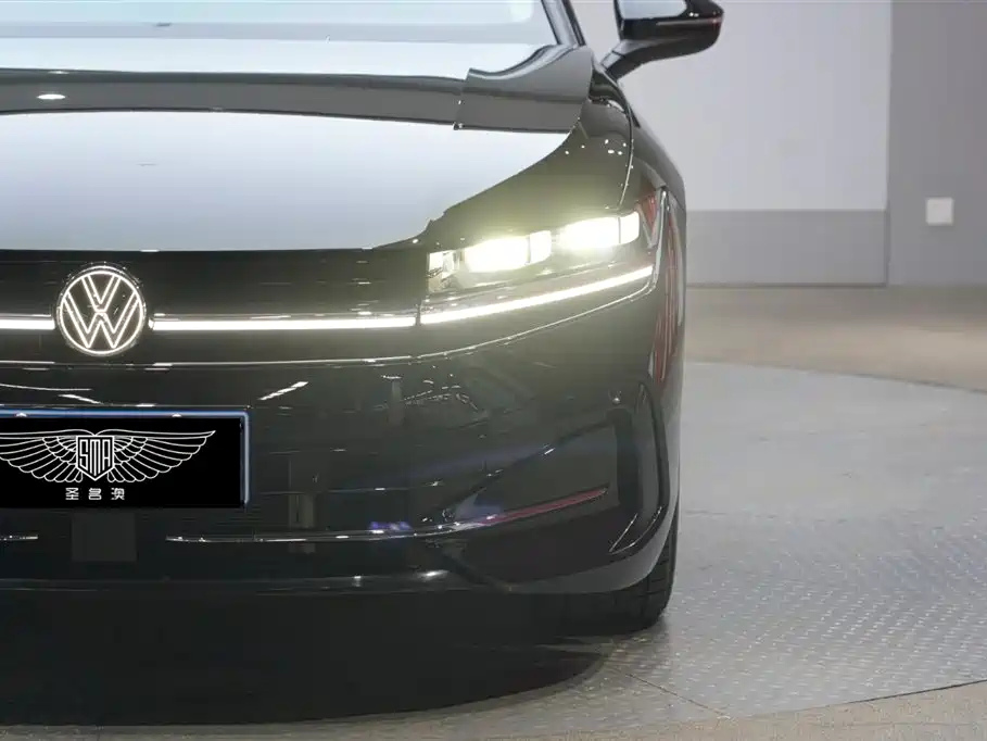 Volkswagen Magotan 2024 380TSI DSG Premium Edition Grand Package 2025 - thumbnail 3