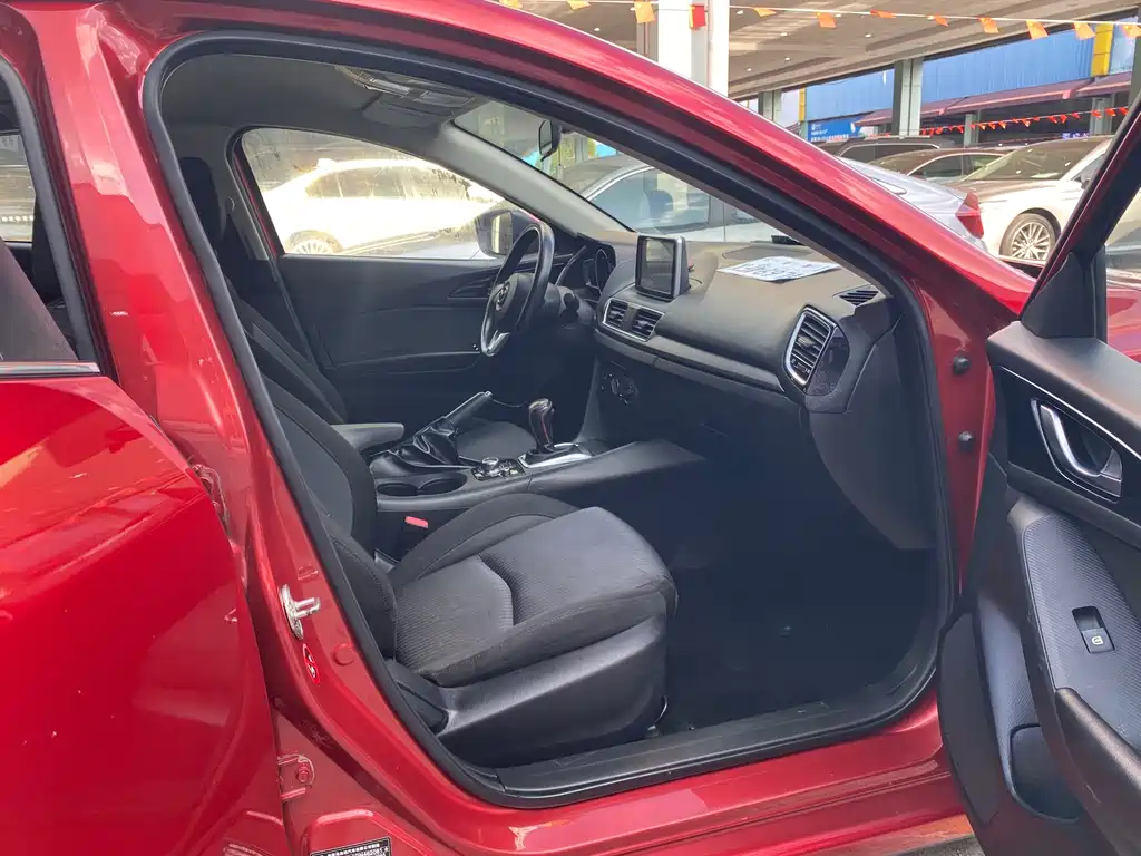 Mazda Mazda 3 Axela 2016 Sedan 1.5L Automatic Comfort 2016 - thumbnail 5