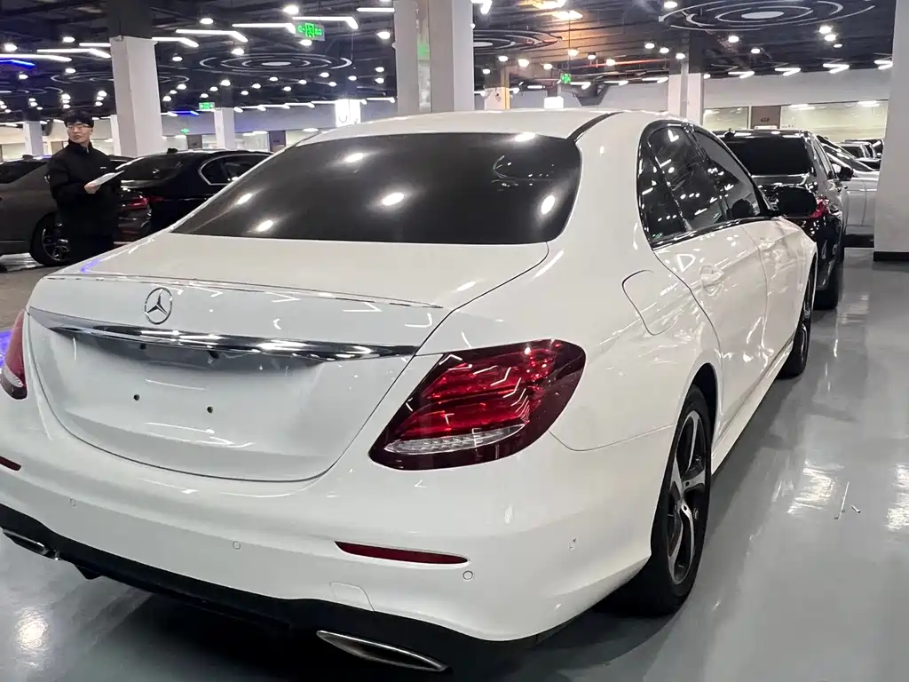 Mercedes-Benz Mercedes-Benz E-Class 2018 E 200 Sport 2018 - thumbnail 4