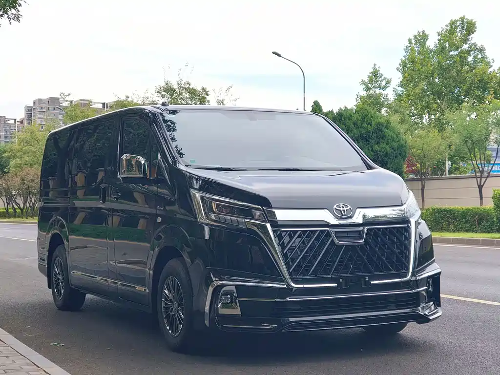 Toyota HIACE 2025 3.5L Automatic 2025 - thumbnail 2