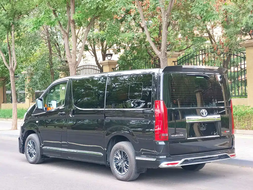 Toyota HIACE 2025 3.5L Automatic 2025 - thumbnail 4