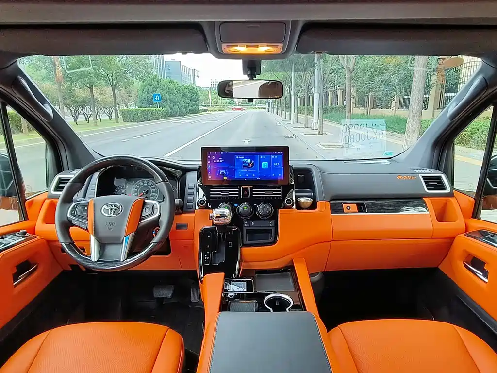 Toyota HIACE 2025 3.5L Automatic 2025 - thumbnail 6