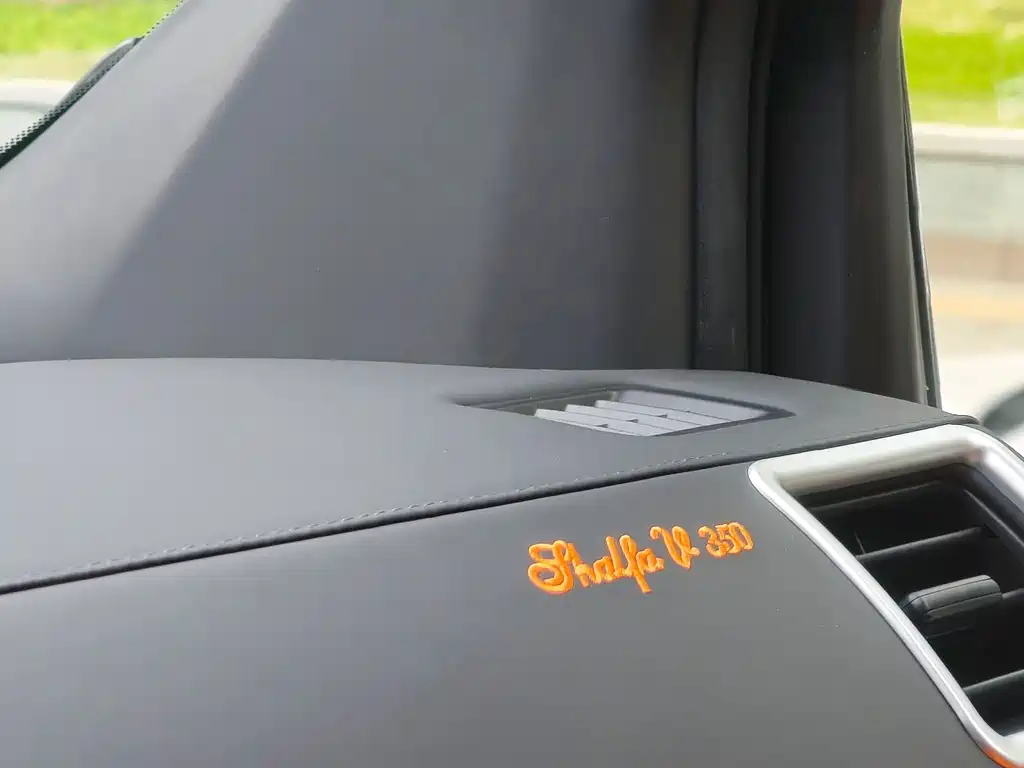 Toyota HIACE 2025 3.5L Automatic 2025 - thumbnail 16