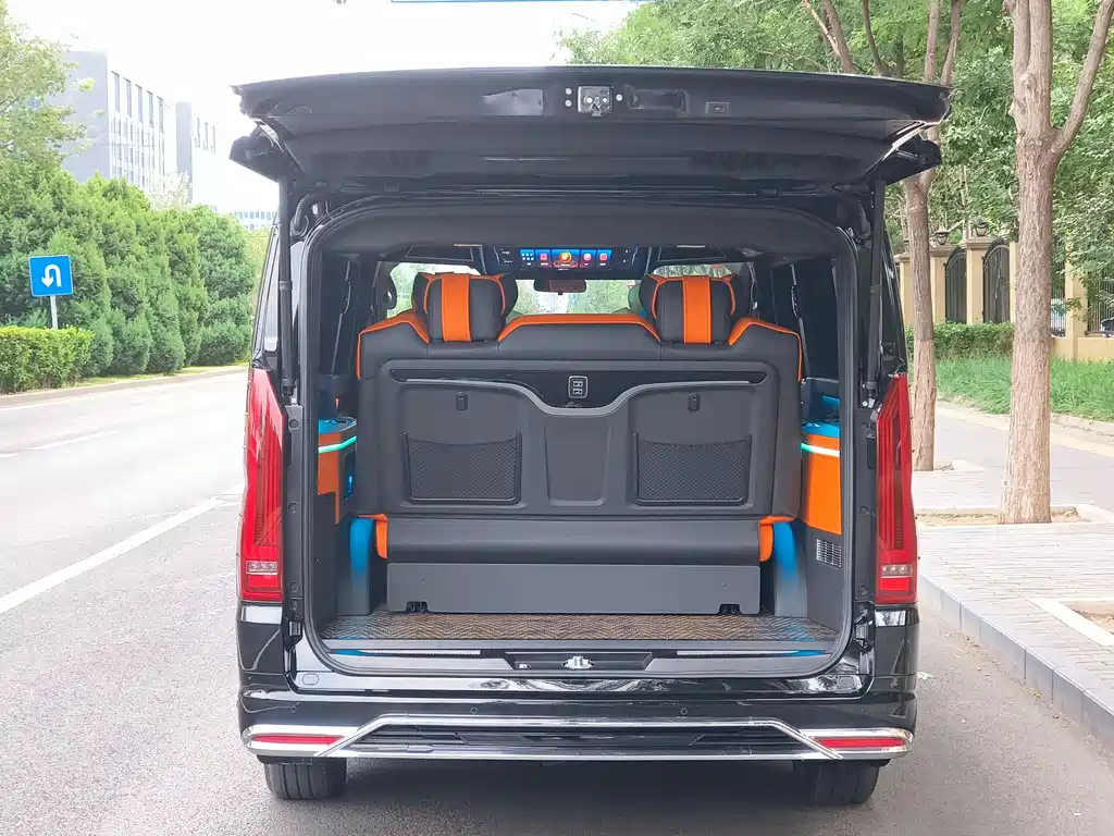 Toyota HIACE 2025 3.5L Automatic 2025 - thumbnail 18