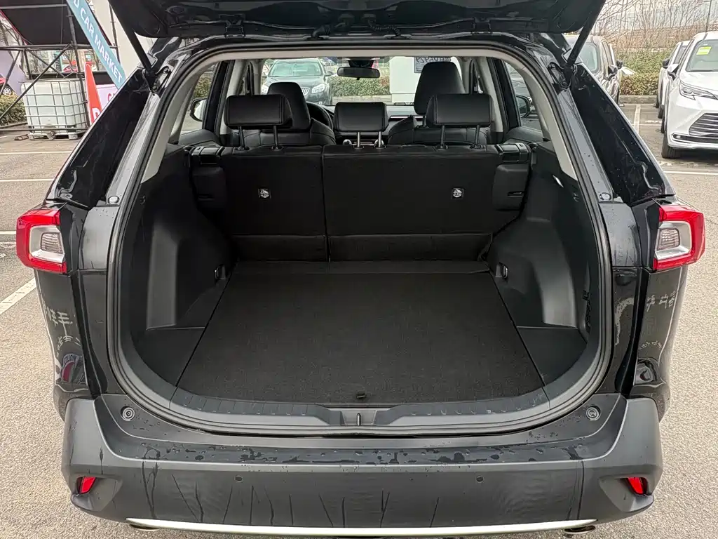 Toyota Venza 2023 2.0L CVT AWD Luxury Plus Edition 2023 - thumbnail 4