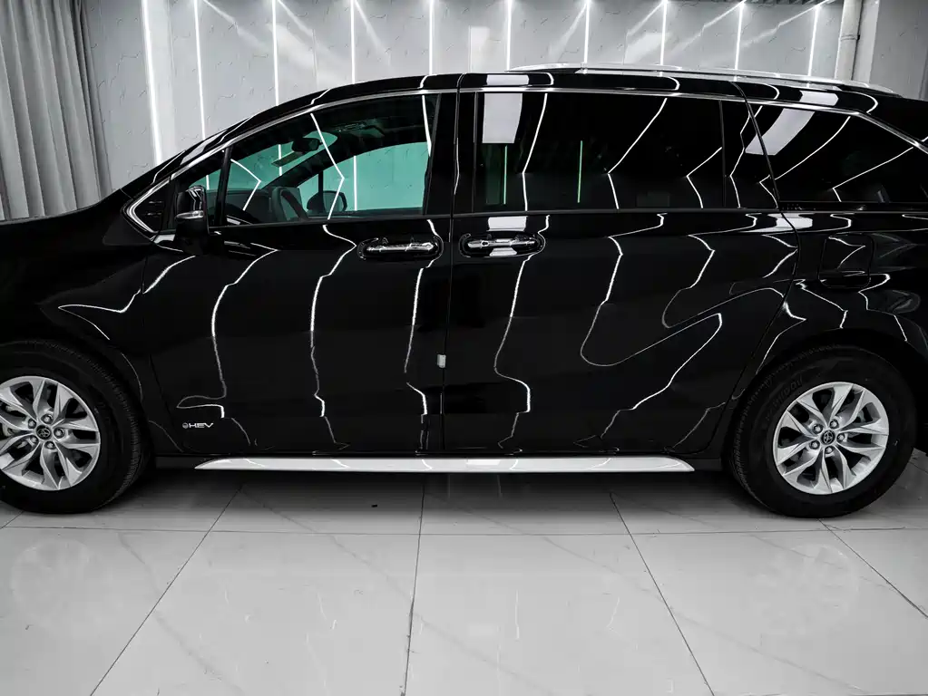 Toyota Toyota Sienna 2024 2.5L Hybrid LE 2026 - thumbnail 3