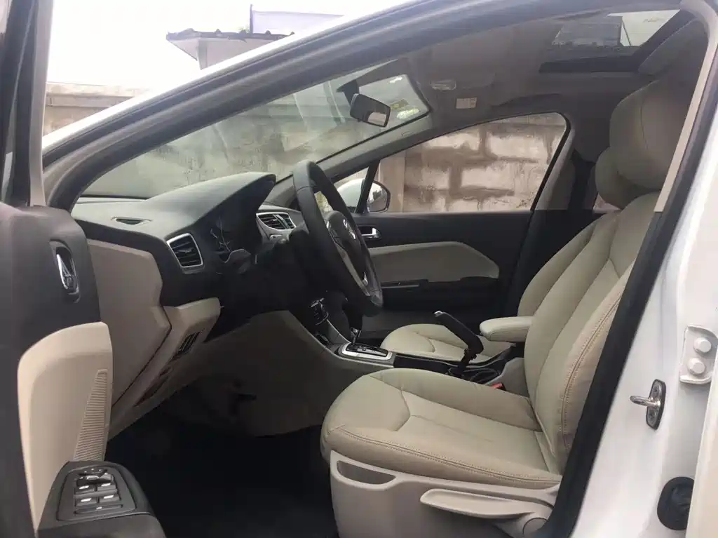 Dongfeng Fengshen Dongfeng Fengshen L60 2015 1.8L Automatic New Enjoyment Edition 2016 - thumbnail 5