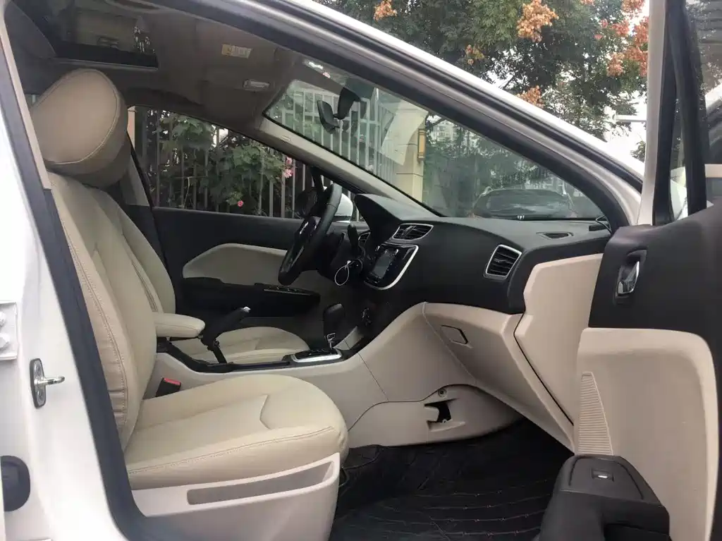 Dongfeng Fengshen Dongfeng Fengshen L60 2015 1.8L Automatic New Enjoyment Edition 2016 - thumbnail 6