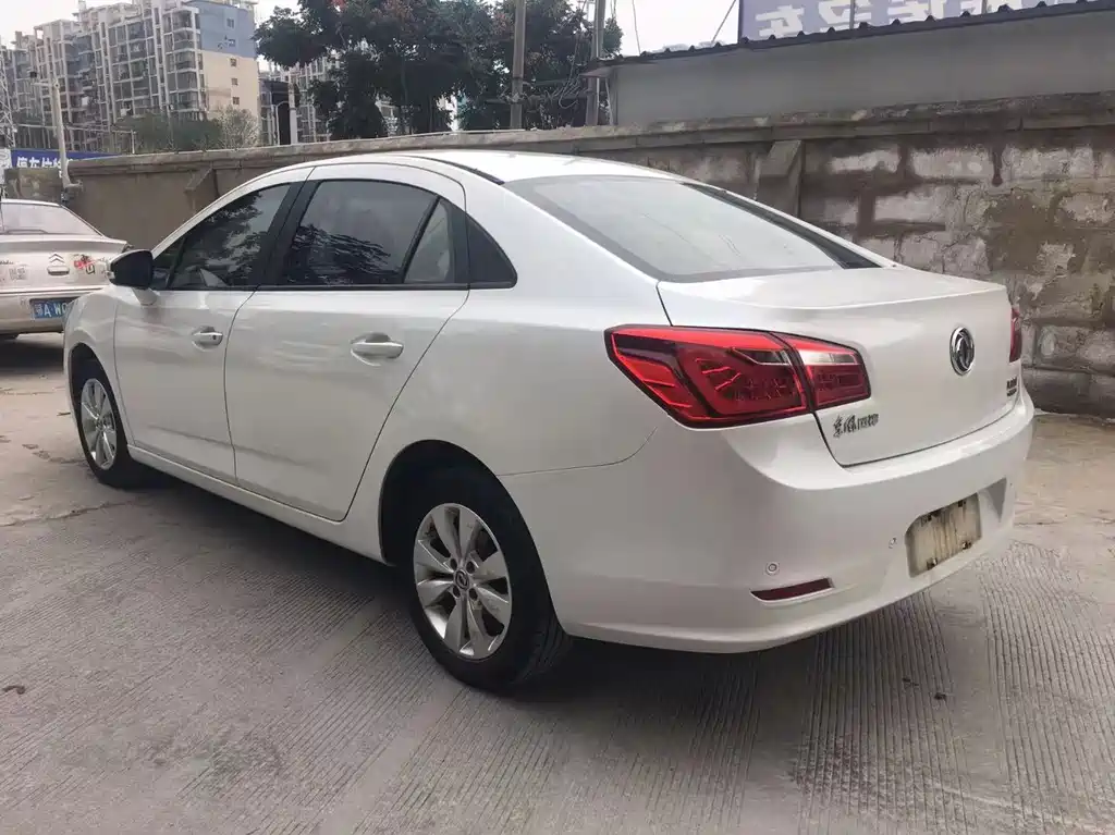 Dongfeng Fengshen Dongfeng Fengshen L60 2015 1.8L Automatic New Enjoyment Edition 2016 - thumbnail 9