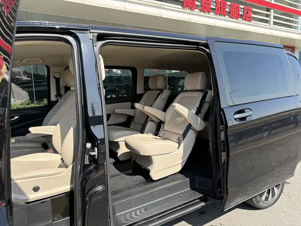 Mercedes-Benz Vito 2023 2.0T Business Edition 7-seater 2023 - thumbnail 7