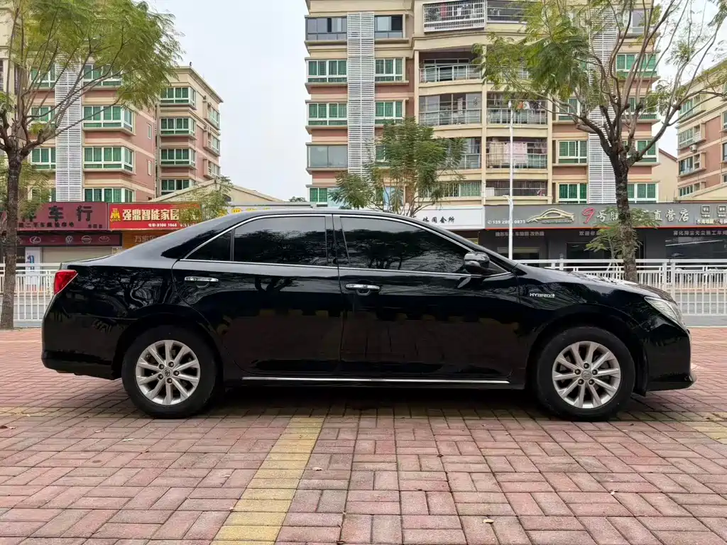 Toyota Toyota Camry 2015 Hybrid 2.5HG Luxury Navigation Edition 2014 - thumbnail 4