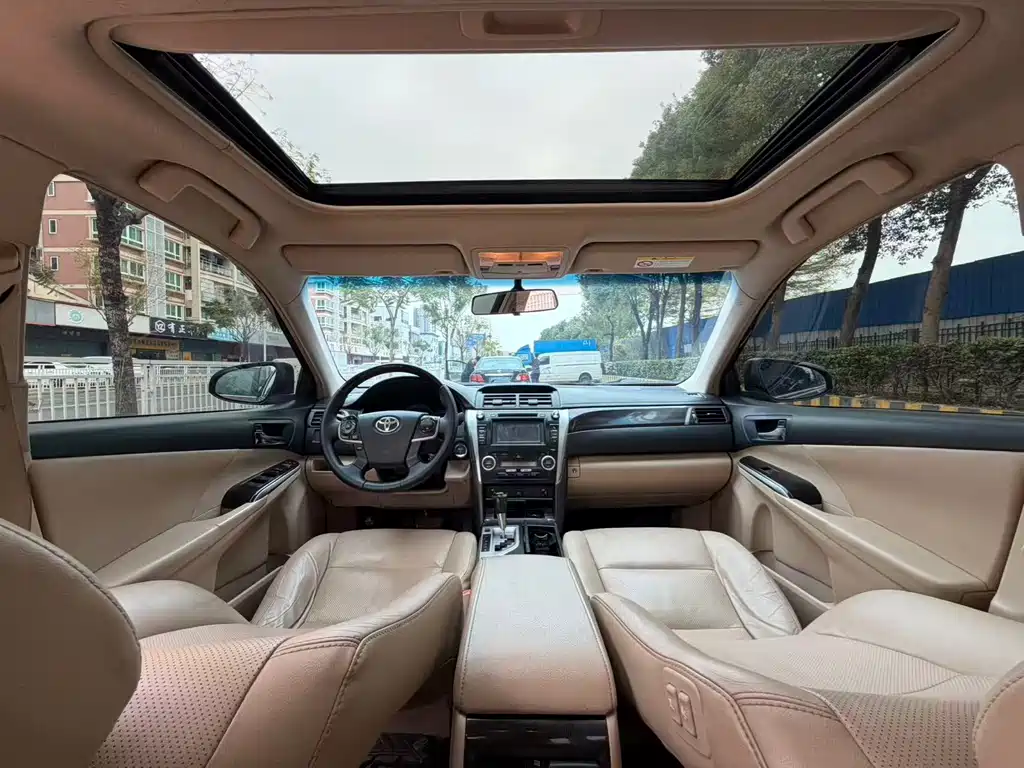 Toyota Toyota Camry 2015 Hybrid 2.5HG Luxury Navigation Edition 2014 - thumbnail 13
