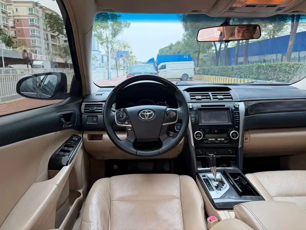 Toyota Toyota Camry 2015 Hybrid 2.5HG Luxury Navigation Edition 2014 - thumbnail 15