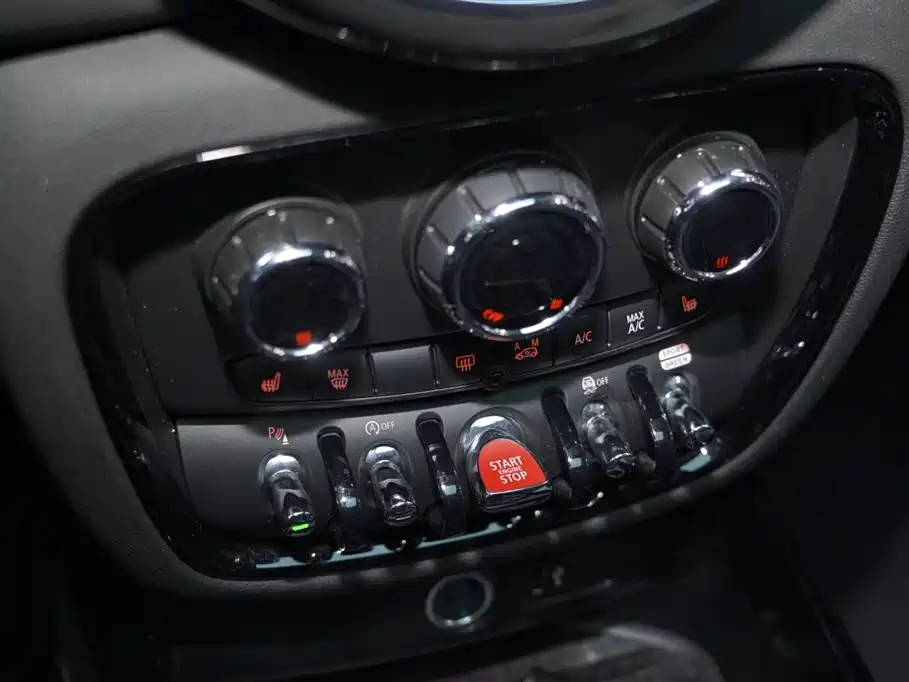 MINI MINI CLUBMAN 2023 Facelift 1.5T COOPER Connoisseur 2023 - thumbnail 9