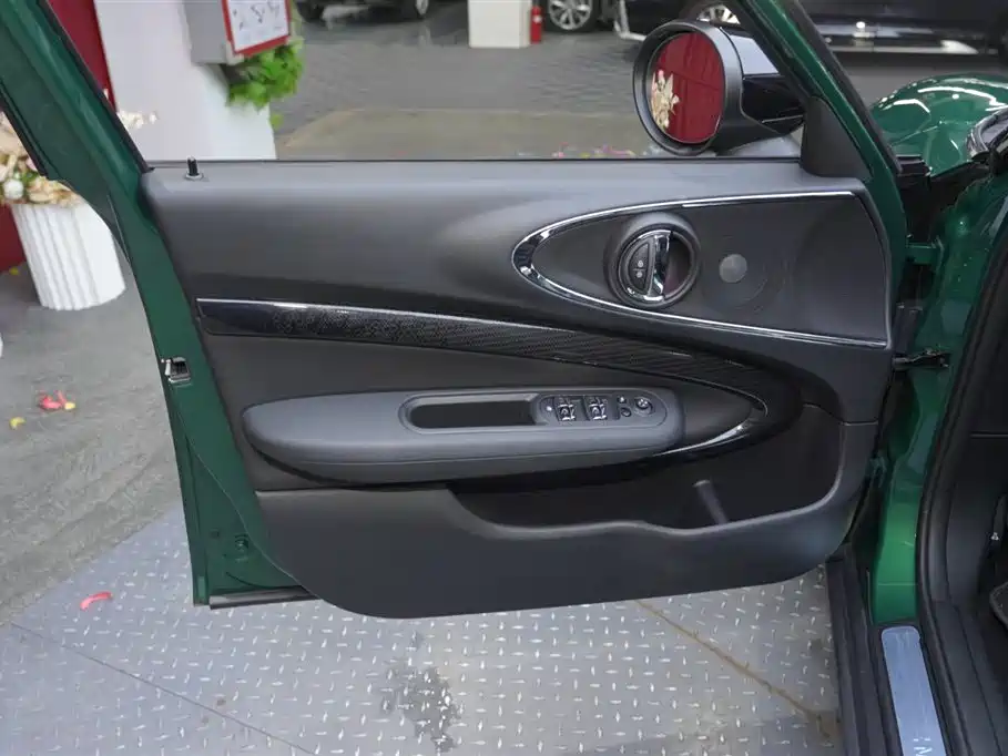 MINI MINI CLUBMAN 2023 Facelift 1.5T COOPER Connoisseur 2023 - thumbnail 10