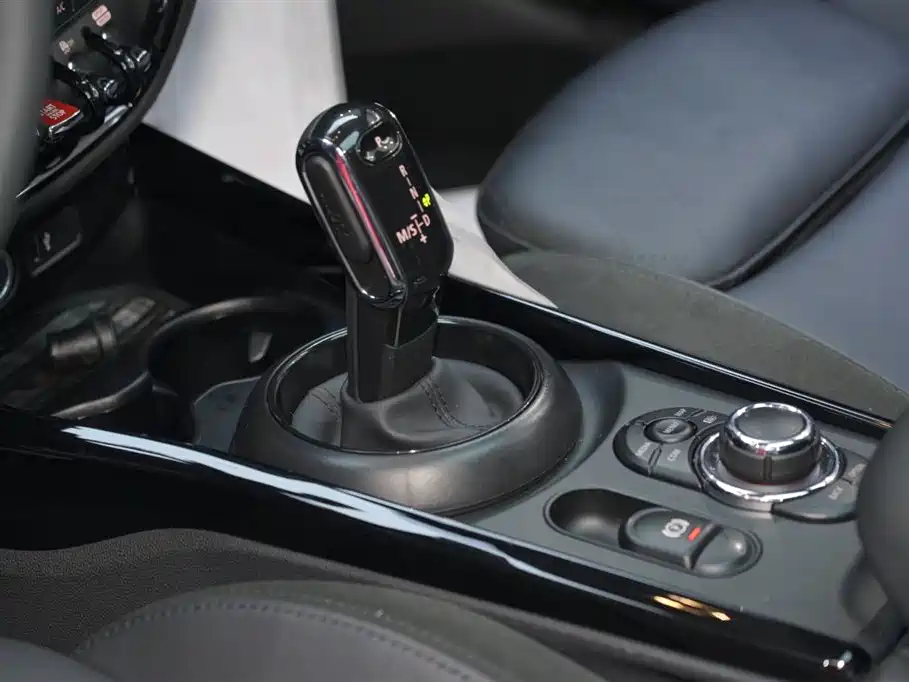 MINI MINI CLUBMAN 2023 Facelift 1.5T COOPER Connoisseur 2023 - thumbnail 12