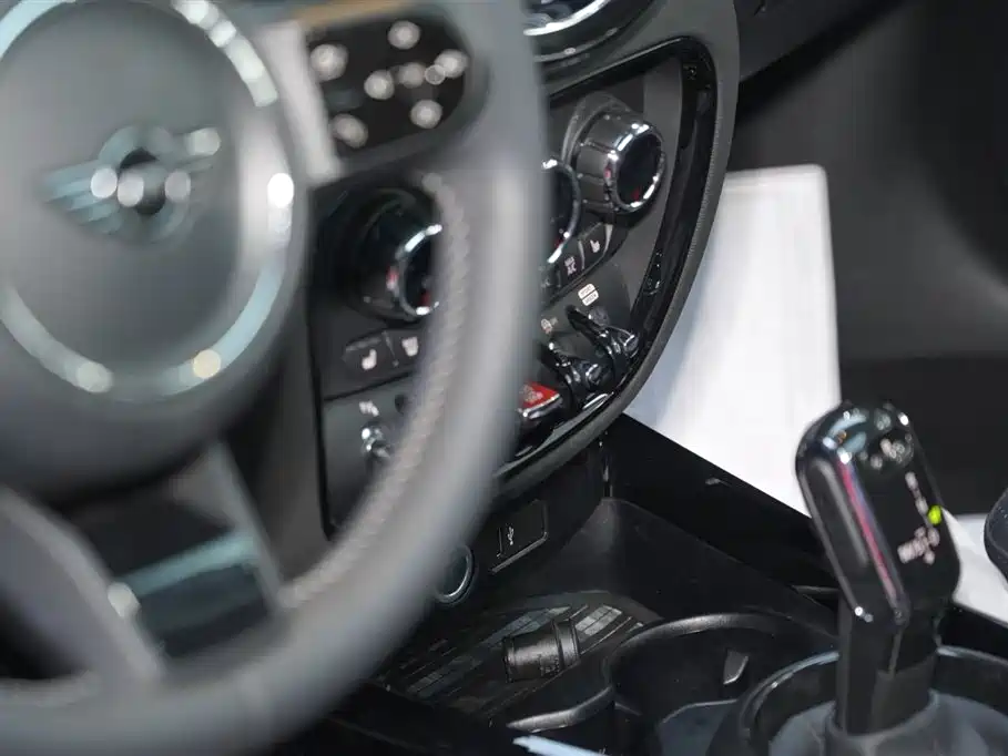 MINI MINI CLUBMAN 2023 Facelift 1.5T COOPER Connoisseur 2023 - thumbnail 14