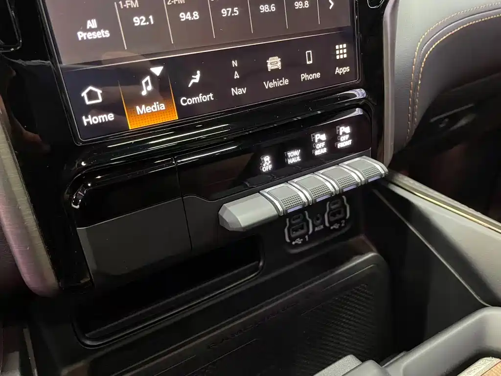 RAM RAM 1500 2023 5.7L Automatic 2023 - thumbnail 16