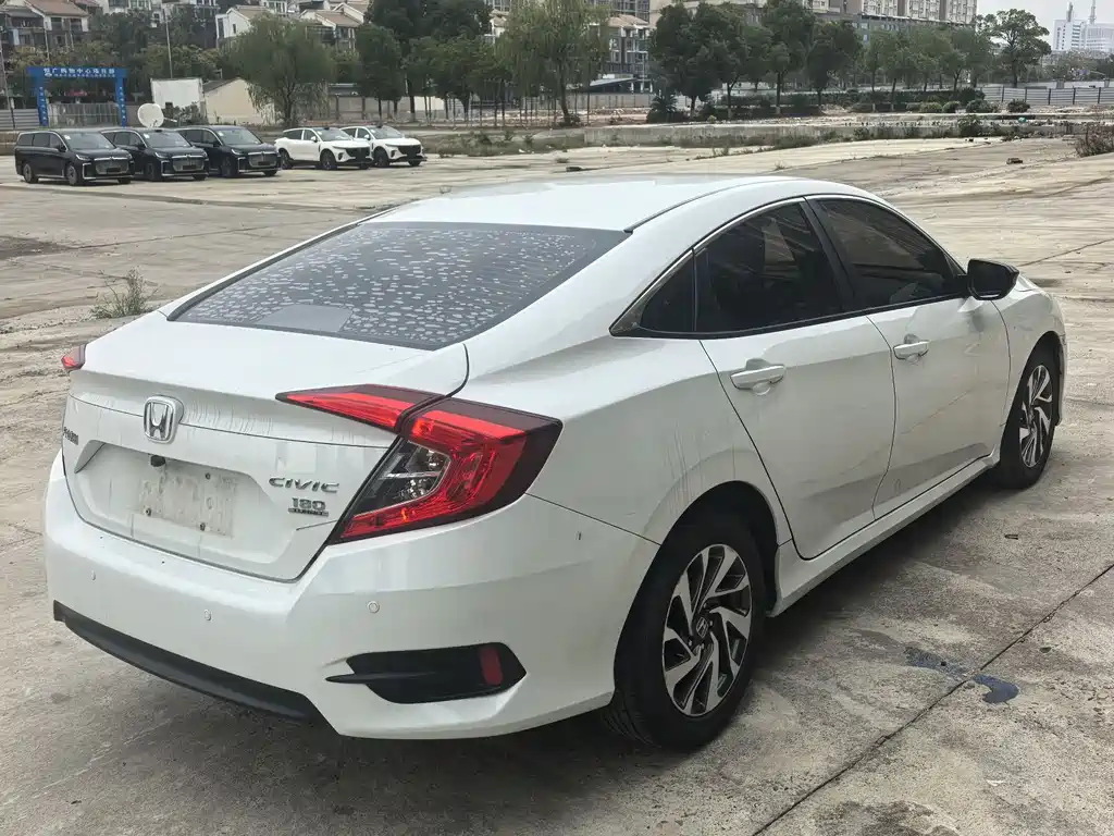 Honda Honda Civic 2019 180TURBO CVT Luxury Edition China V 2021 - thumbnail 9