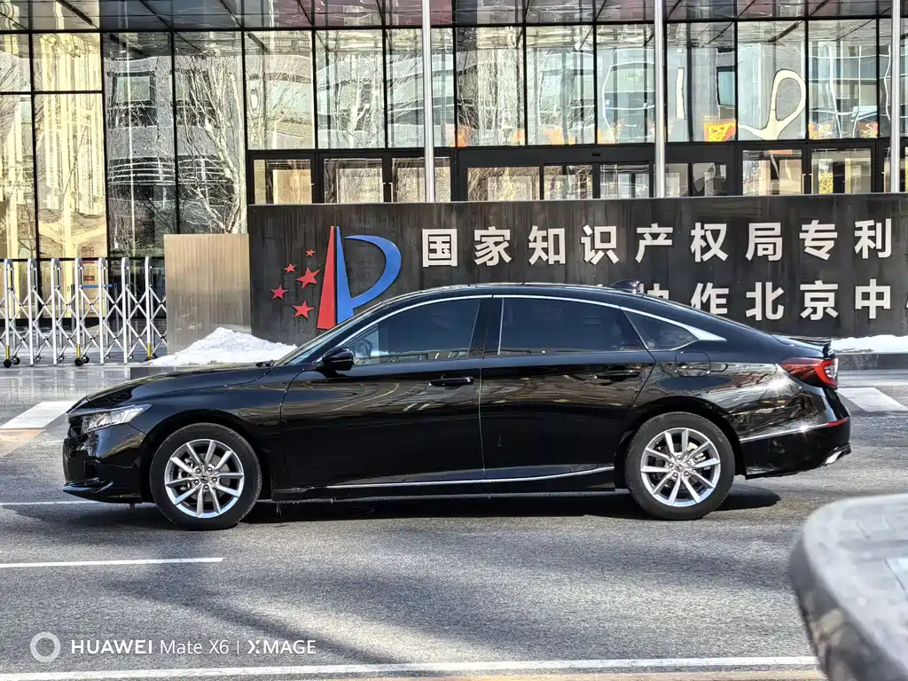 Honda Honda Accord 2022 260TURBO Luxury Edition 2023 - thumbnail 3