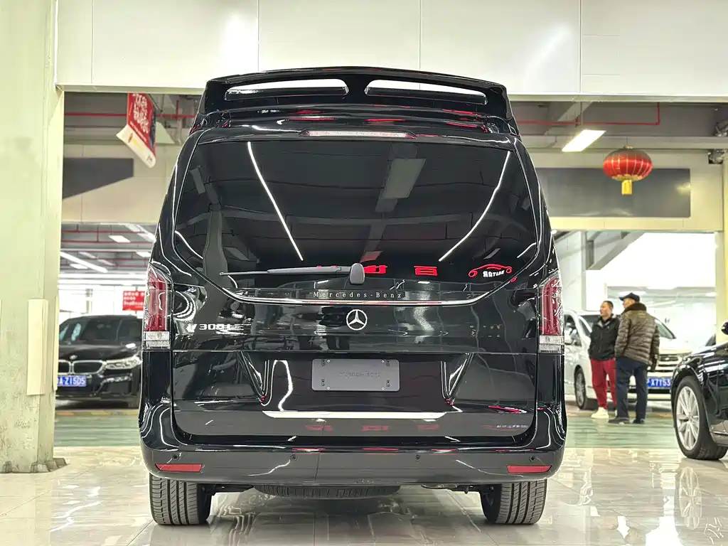 Mercedes-Benz Mercedes-Benz V-Class 2024 V 300 L Long Wheelbase Premium Edition 2026 - thumbnail 3