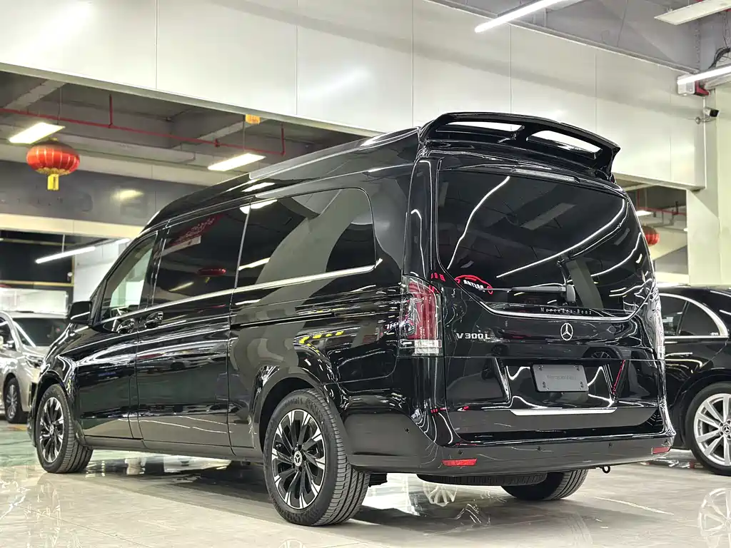 Mercedes-Benz Mercedes-Benz V-Class 2024 V 300 L Long Wheelbase Premium Edition 2026 - thumbnail 4