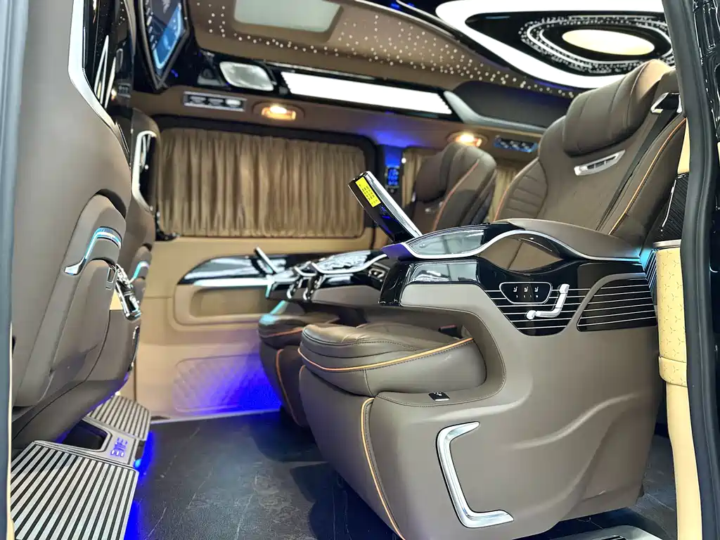 Mercedes-Benz Mercedes-Benz V-Class 2024 V 300 L Long Wheelbase Premium Edition 2026 - thumbnail 8