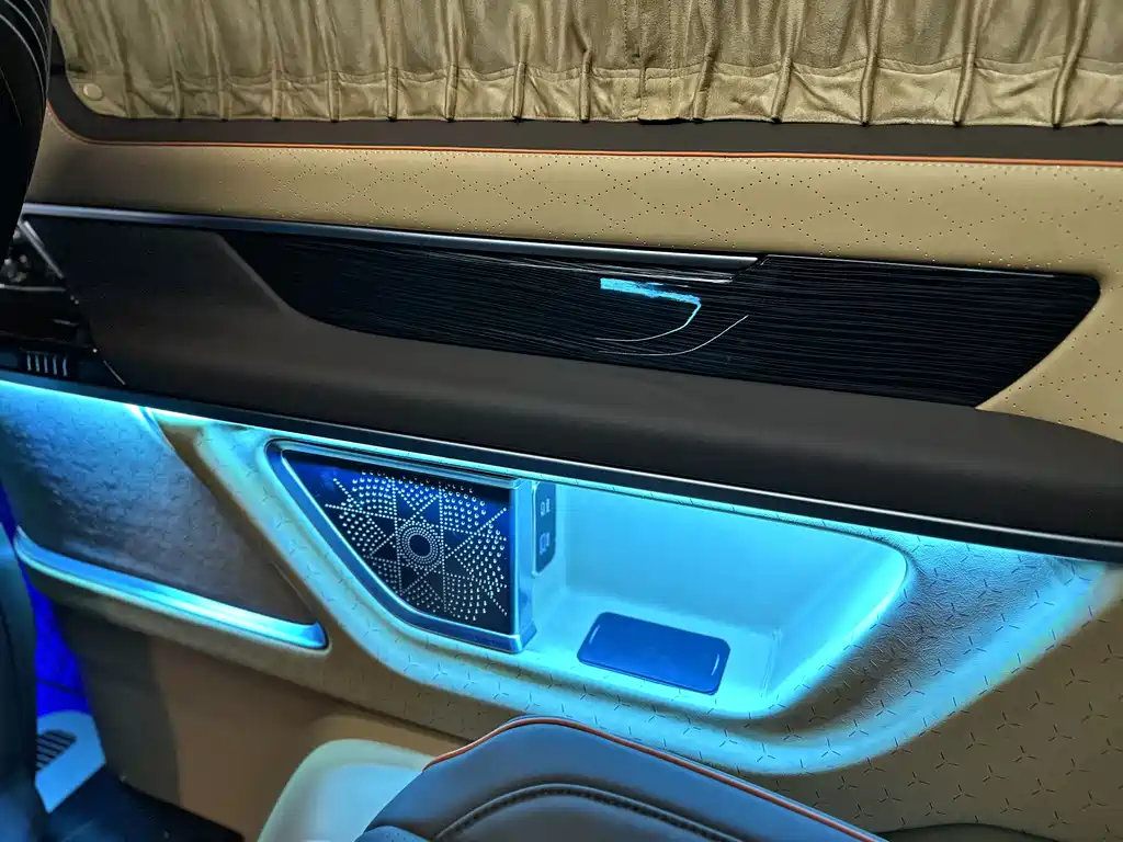 Mercedes-Benz Mercedes-Benz V-Class 2024 V 300 L Long Wheelbase Premium Edition 2026 - thumbnail 11