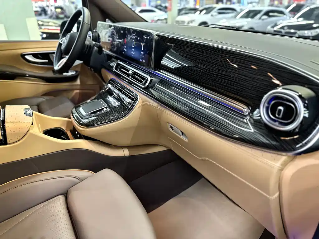 Mercedes-Benz Mercedes-Benz V-Class 2024 V 300 L Long Wheelbase Premium Edition 2026 - thumbnail 20