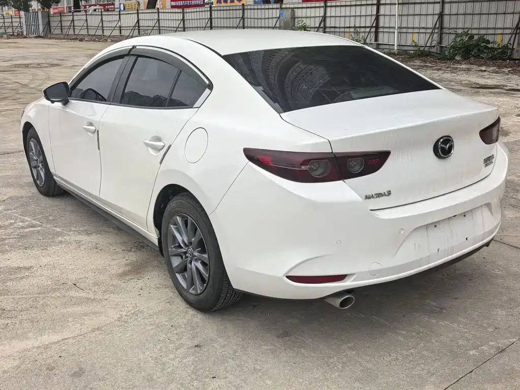 Mazda Mazda 3 Axela 2020 1.5L Automatic Premium Version 2022 - thumbnail 7