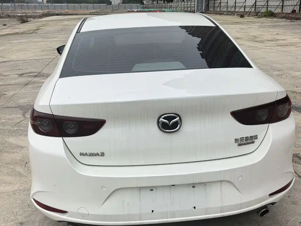 Mazda Mazda 3 Axela 2020 1.5L Automatic Premium Version 2022 - thumbnail 8