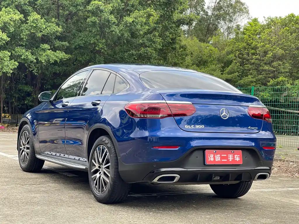 Mercedes-Benz Mercedes-Benz GLC Coupe 2020 GLC 300 4MATIC Coupé SUV 2020 - thumbnail 4