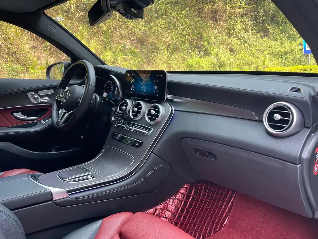 Mercedes-Benz Mercedes-Benz GLC Coupe 2020 GLC 300 4MATIC Coupé SUV 2020 - thumbnail 24