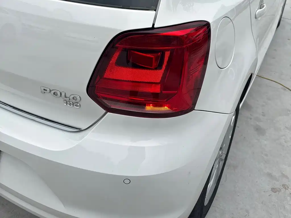 Volkswagen Volkswagen Polo 2014 1.6L Automatic Comfort Edition 2015 - thumbnail 5