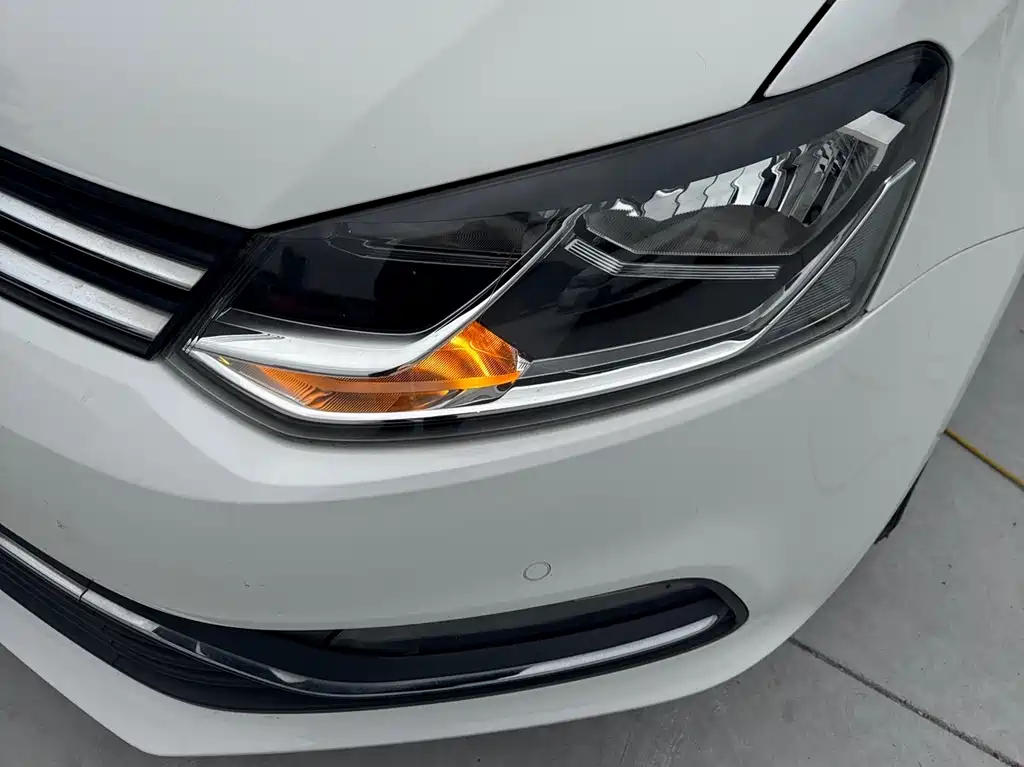 Volkswagen Volkswagen Polo 2014 1.6L Automatic Comfort Edition 2015 - thumbnail 6
