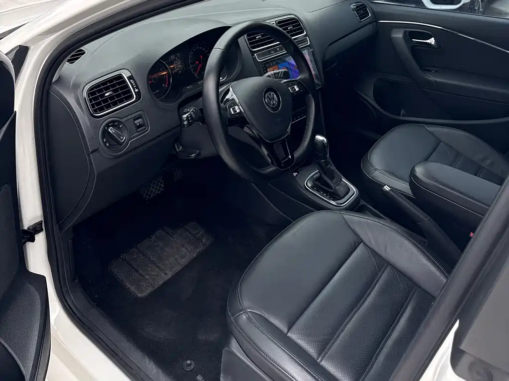 Volkswagen Volkswagen Polo 2014 1.6L Automatic Comfort Edition 2015 - thumbnail 7