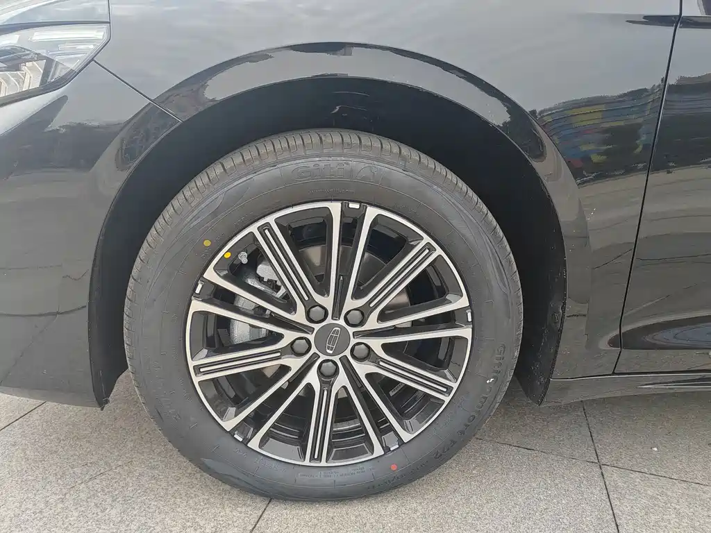 Geely Auto Geely Xingrui 2026 Edition Oriental Shine 1.5TD Jinghong Version 2025 - thumbnail 5