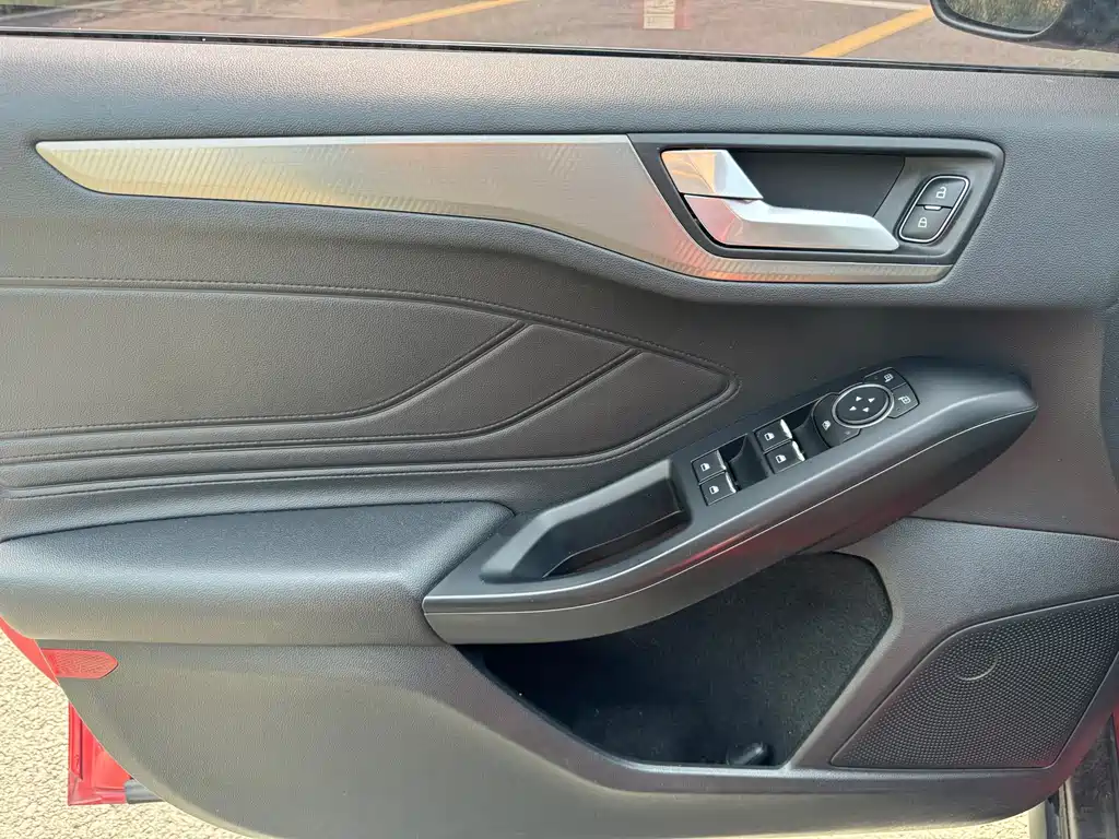 Ford Ford Focus 2019 Hatchback 1.5L Automatic Trend Edition China VI 2019 - thumbnail 4