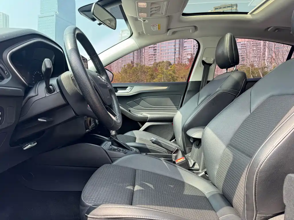 Ford Ford Focus 2019 Hatchback 1.5L Automatic Trend Edition China VI 2019 - thumbnail 5