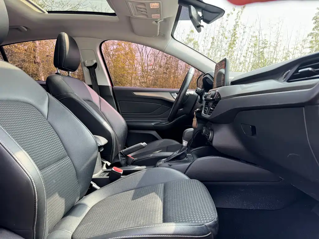 Ford Ford Focus 2019 Hatchback 1.5L Automatic Trend Edition China VI 2019 - thumbnail 10