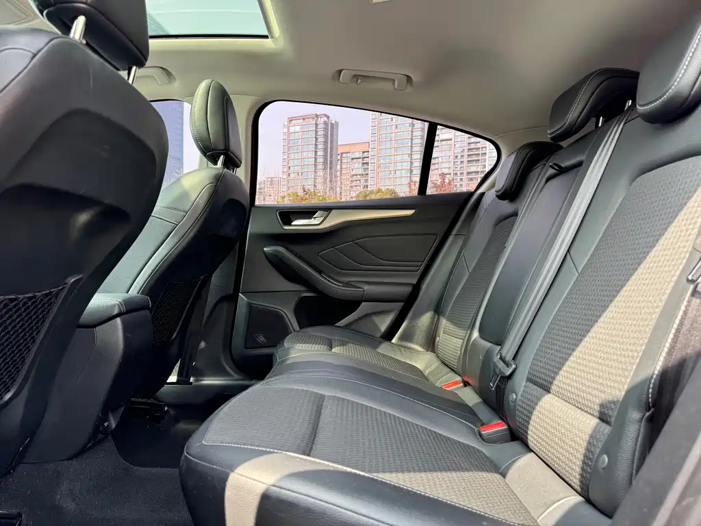 Ford Ford Focus 2019 Hatchback 1.5L Automatic Trend Edition China VI 2019 - thumbnail 13