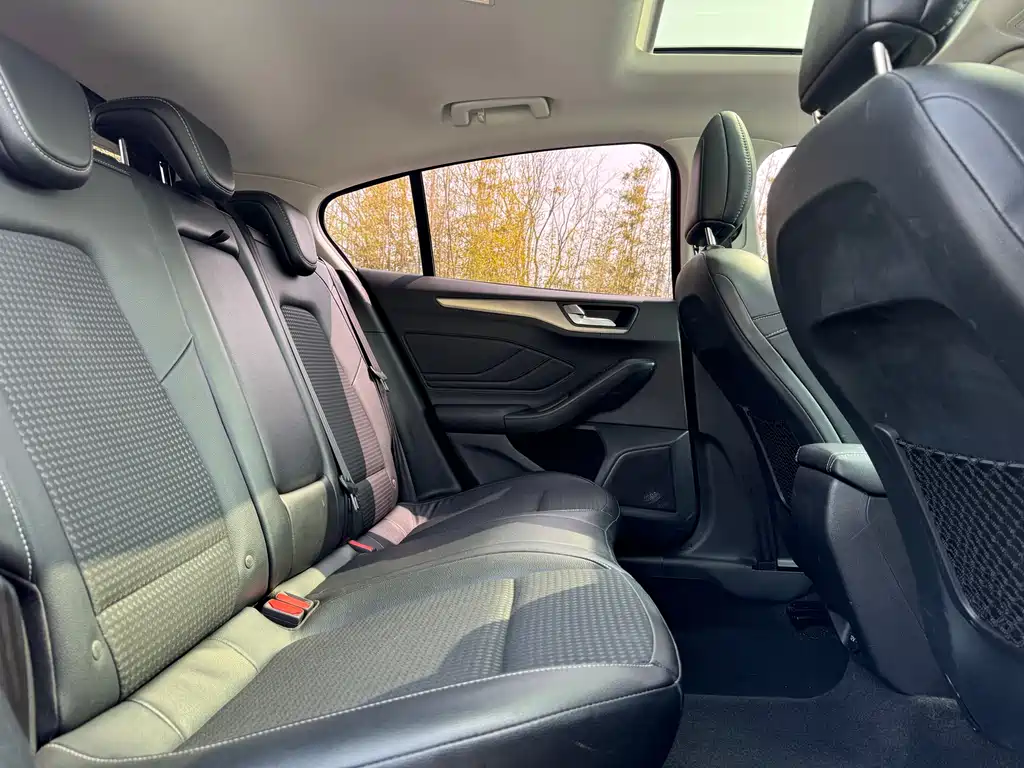 Ford Ford Focus 2019 Hatchback 1.5L Automatic Trend Edition China VI 2019 - thumbnail 14