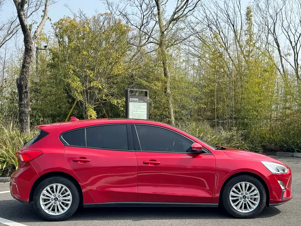 Ford Ford Focus 2019 Hatchback 1.5L Automatic Trend Edition China VI 2019 - thumbnail 19